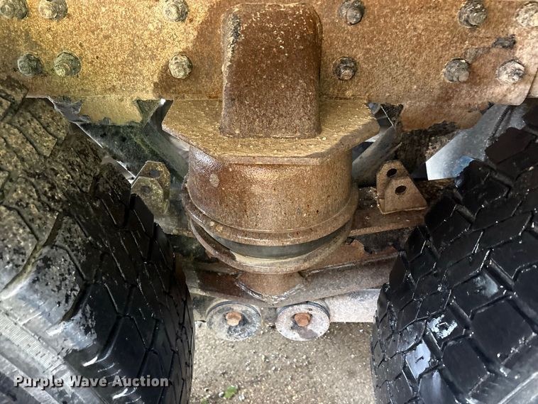 image for item YA5240 2015 Kenworth T800 dump truck