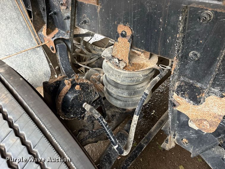 image for item YA5240 2015 Kenworth T800 dump truck