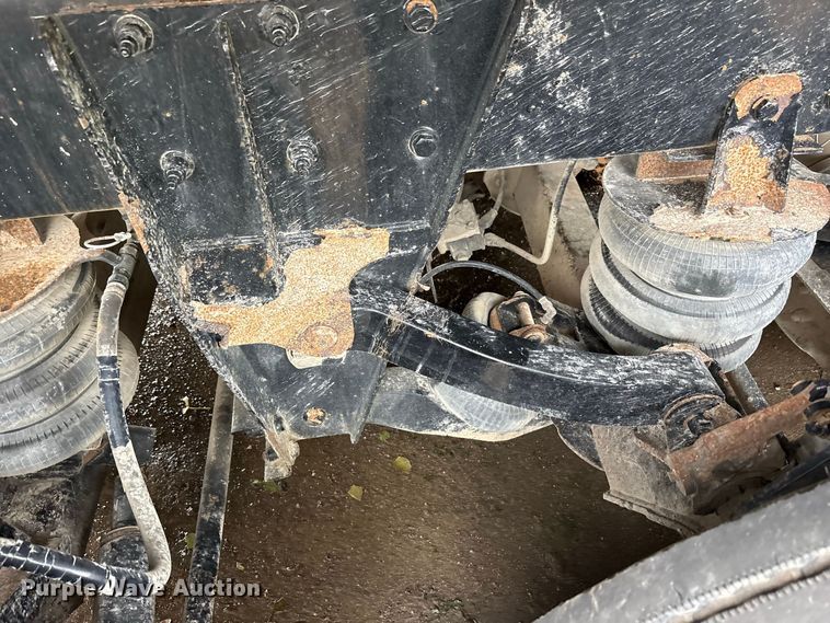 image for item YA5240 2015 Kenworth T800 dump truck