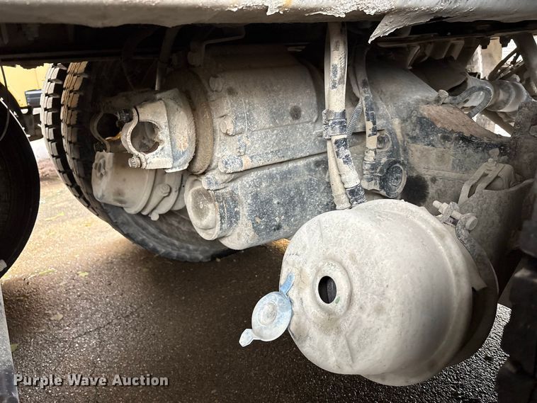image for item YA5240 2015 Kenworth T800 dump truck