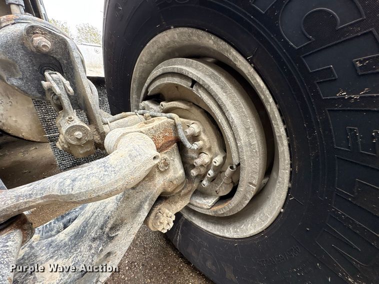 image for item YA5240 2015 Kenworth T800 dump truck