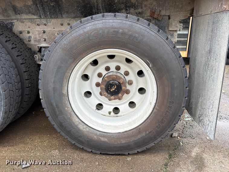 image for item YA5240 2015 Kenworth T800 dump truck