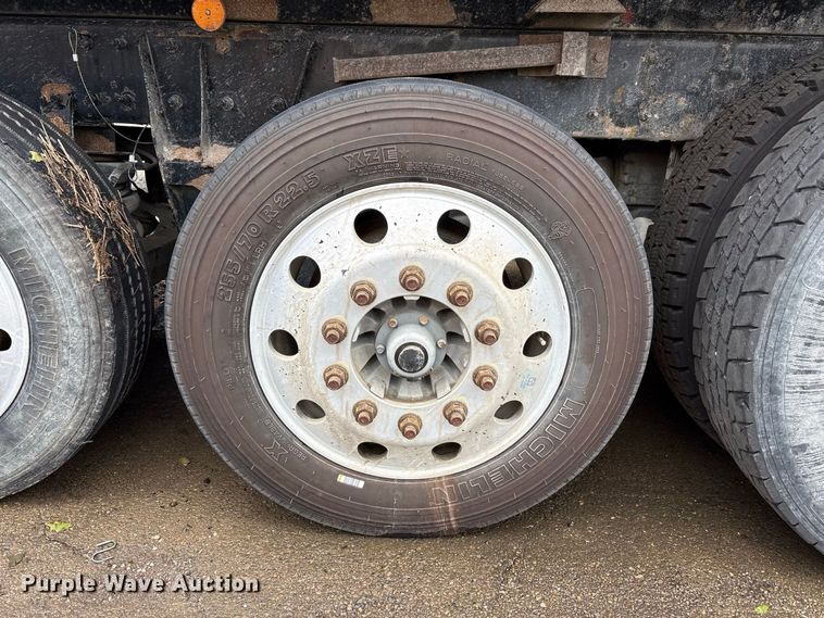 image for item YA5240 2015 Kenworth T800 dump truck