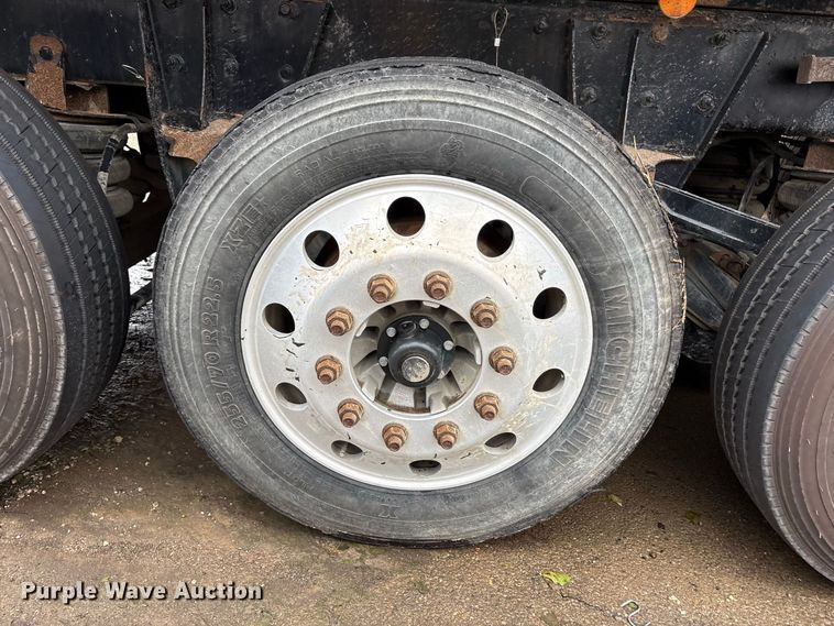 image for item YA5240 2015 Kenworth T800 dump truck