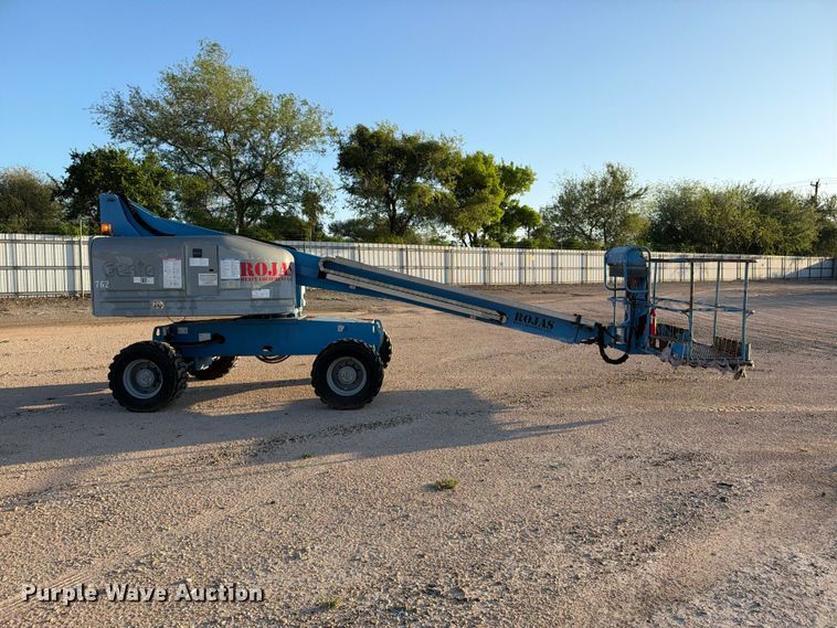 image for item YA5281 2016 Genie S-40 boom lift