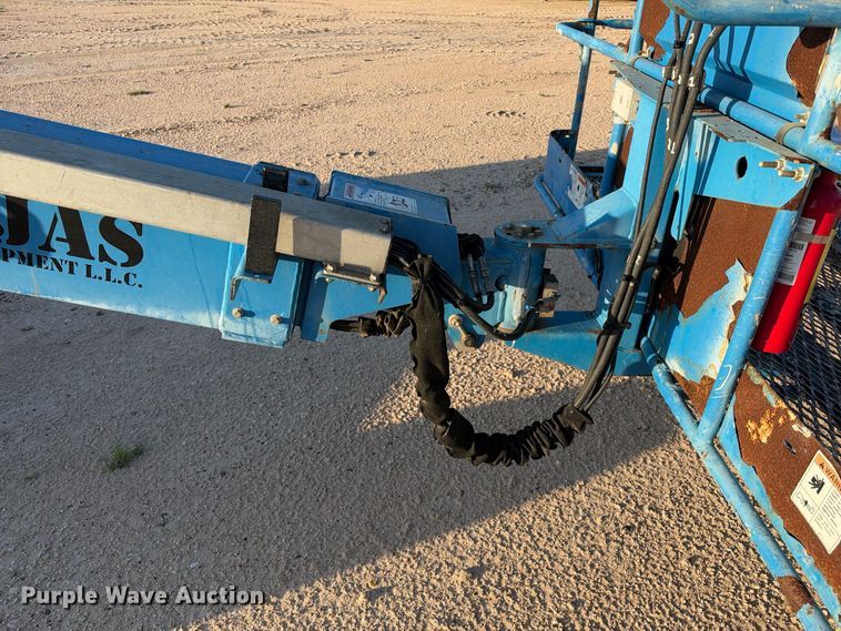 image for item YA5281 2016 Genie S-40 boom lift