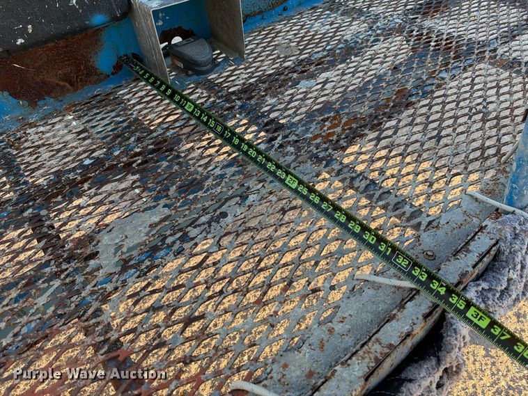 image for item YA5281 2016 Genie S-40 boom lift
