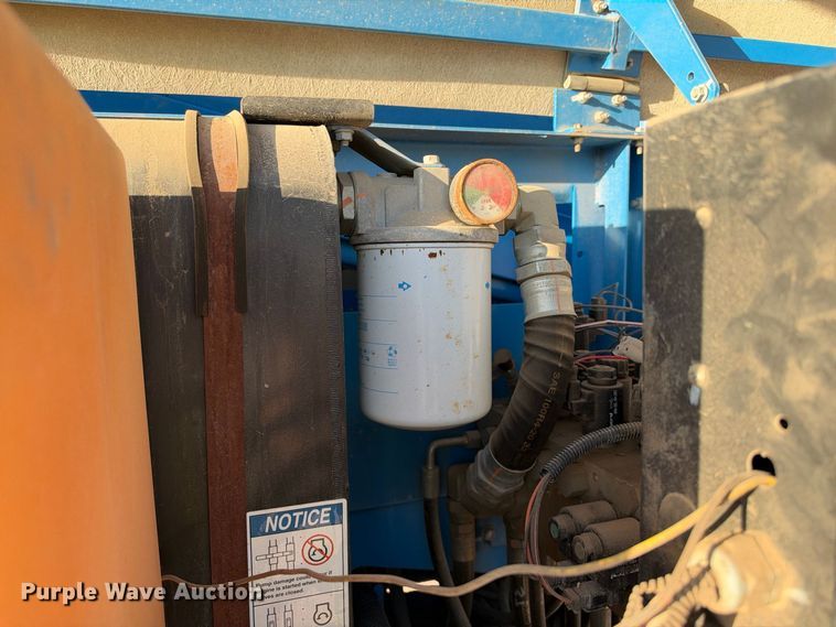 image for item YA5281 2016 Genie S-40 boom lift