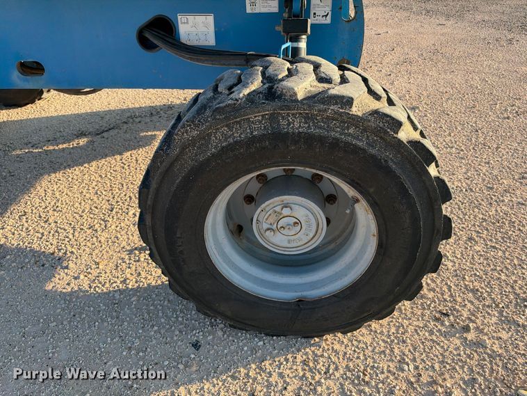 image for item YA5281 2016 Genie S-40 boom lift
