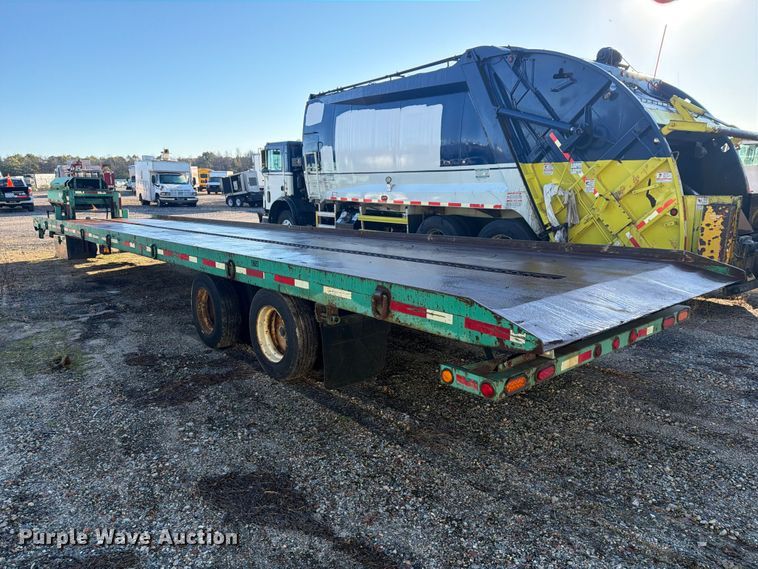image for item YA5351 2006 Evaco Superline tilt deck equipment trailer