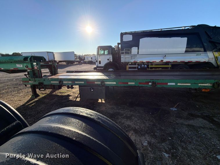 image for item YA5351 2006 Evaco Superline tilt deck equipment trailer
