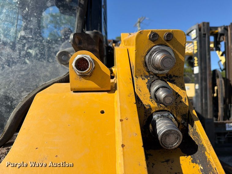 image for item YA5531 2019 Caterpillar 289D tracked skid steer loader