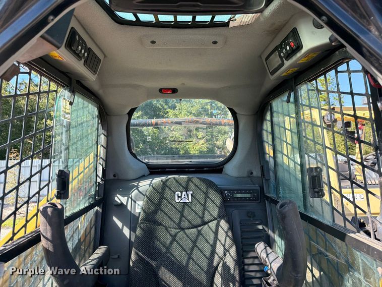 image for item YA5531 2019 Caterpillar 289D tracked skid steer loader