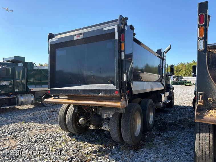 image for item YA5537 2025 International HX520 dump truck
