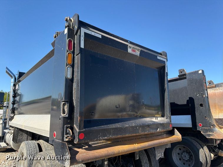 image for item YA5537 2025 International HX520 dump truck