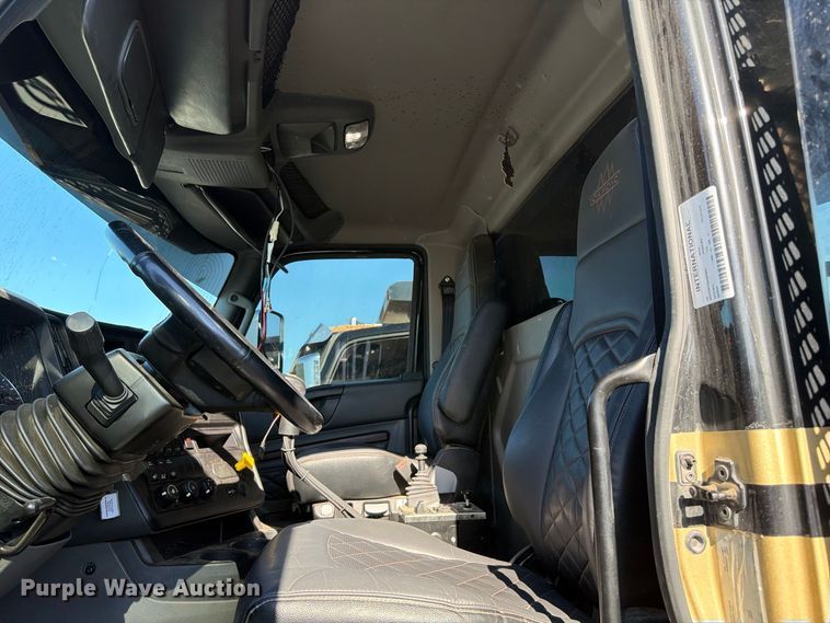 image for item YA5537 2025 International HX520 dump truck