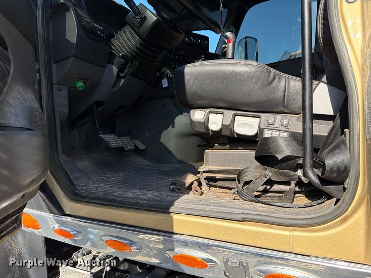image for item YA5537 2025 International HX520 dump truck