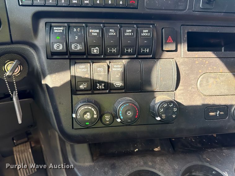 image for item YA5537 2025 International HX520 dump truck