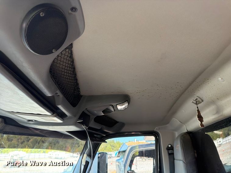 image for item YA5537 2025 International HX520 dump truck