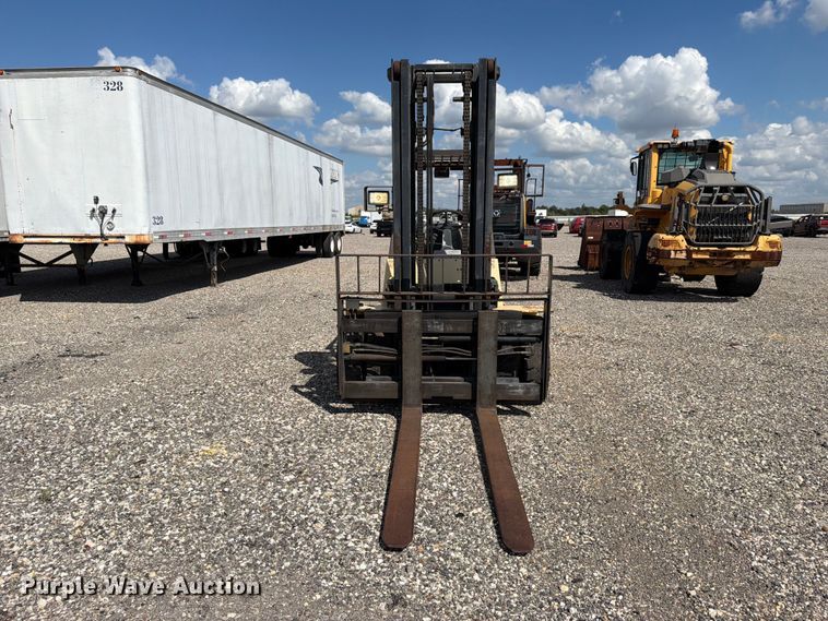 image for item YA5553 1998 Hyster H110XL forklift