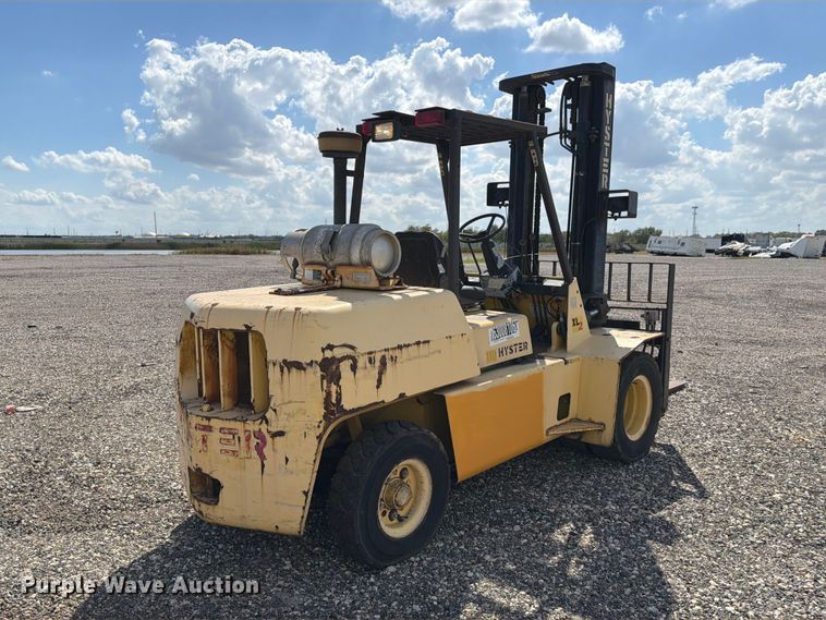 image for item YA5553 1998 Hyster H110XL forklift