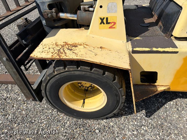 image for item YA5553 1998 Hyster H110XL forklift