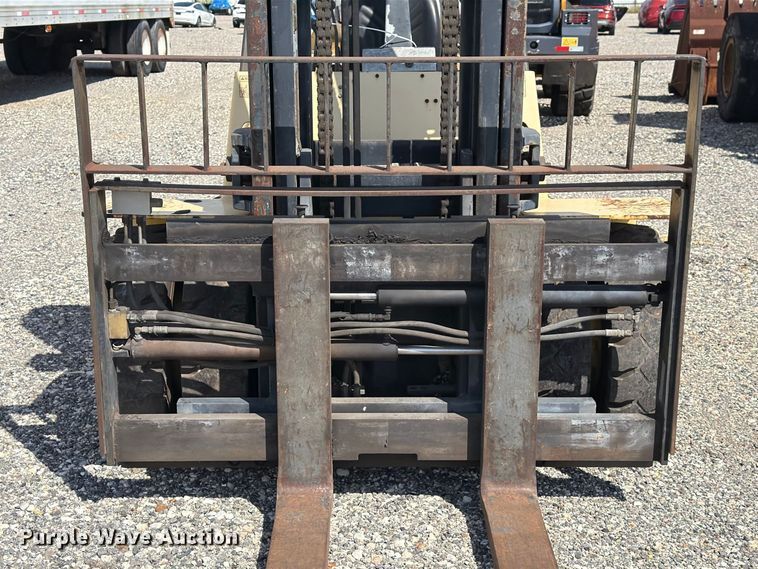 image for item YA5553 1998 Hyster H110XL forklift