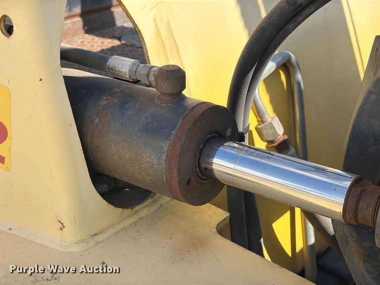 image for item YA5553 1998 Hyster H110XL forklift