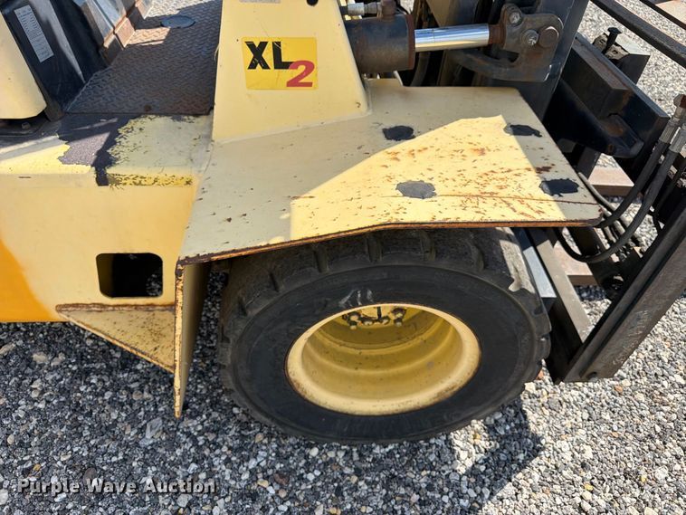 image for item YA5553 1998 Hyster H110XL forklift