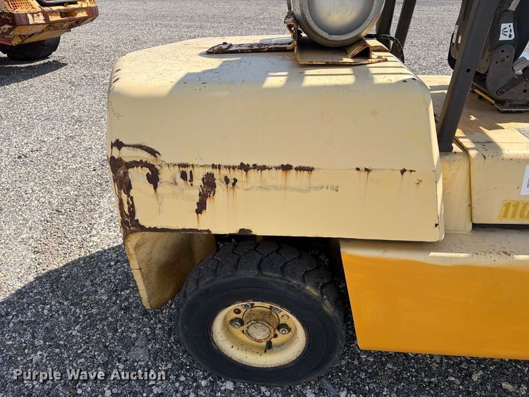 image for item YA5553 1998 Hyster H110XL forklift