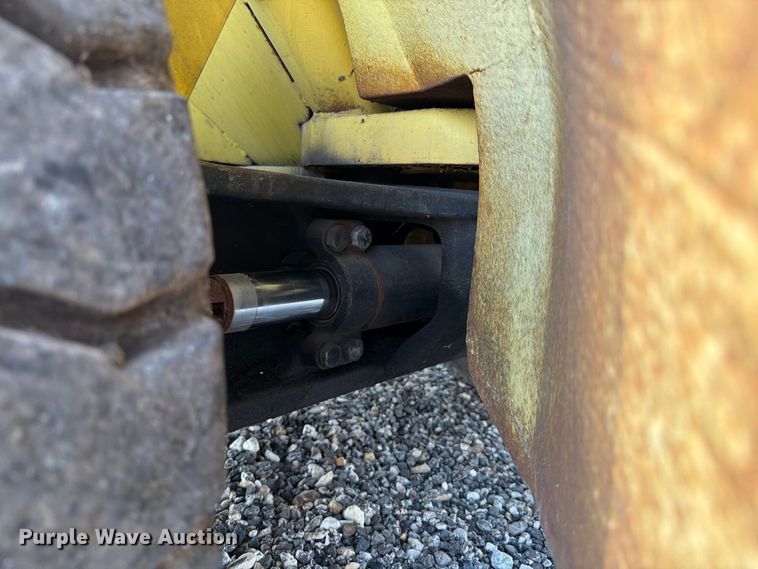 image for item YA5553 1998 Hyster H110XL forklift