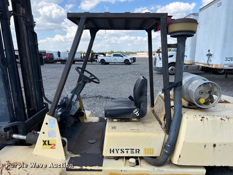 image for item YA5553 1998 Hyster H110XL forklift