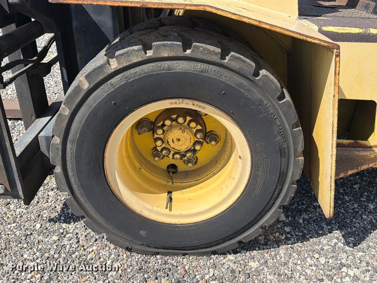 image for item YA5553 1998 Hyster H110XL forklift