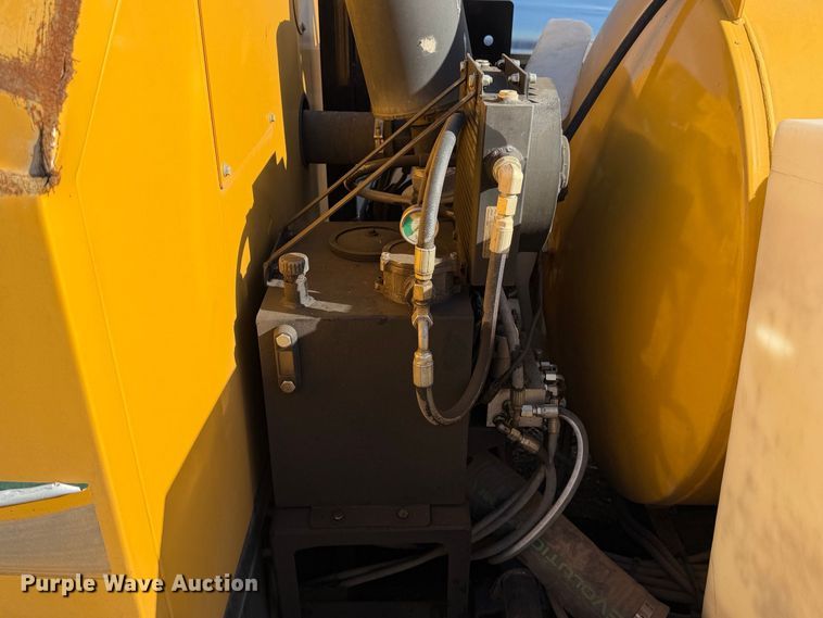 image for item YA5689 2021 Vermeer VX50-500 vacuum excavator