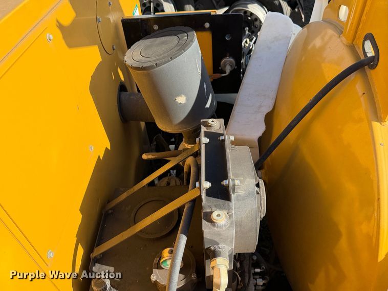 image for item YA5689 2021 Vermeer VX50-500 vacuum excavator