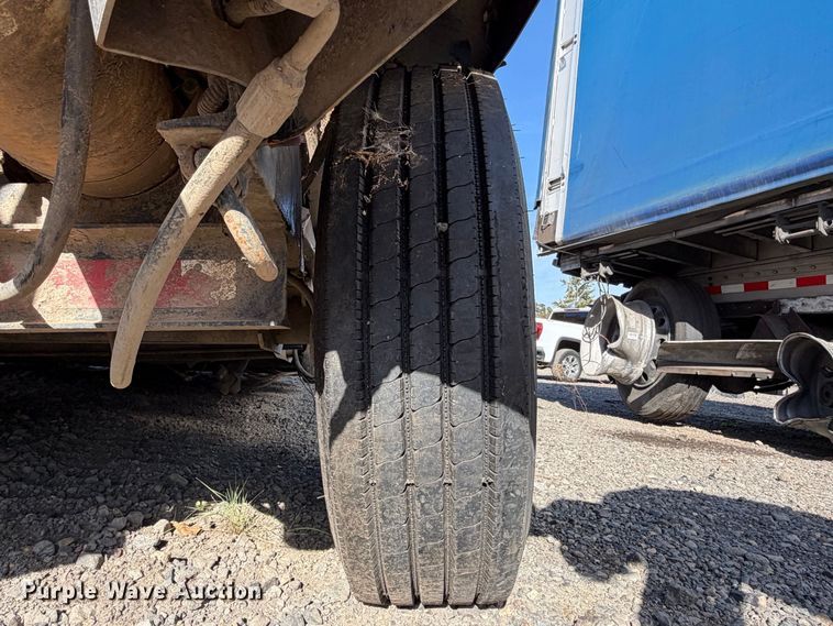 image for item YA5689 2021 Vermeer VX50-500 vacuum excavator