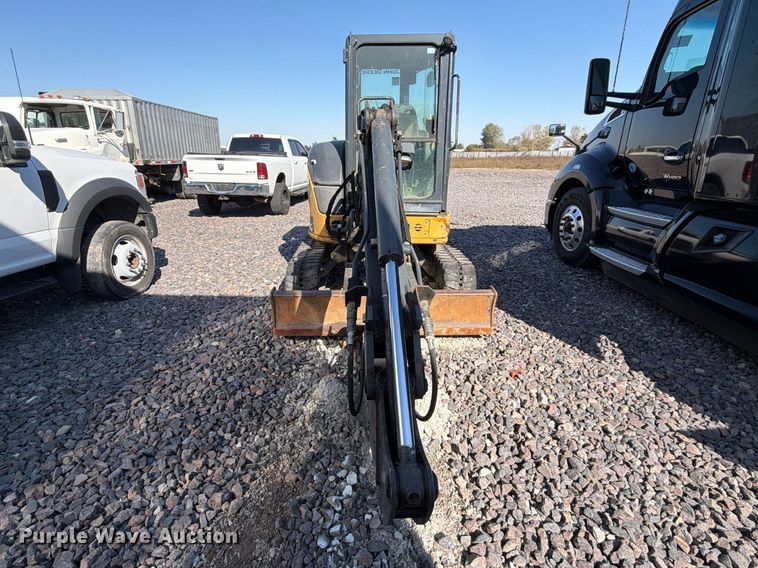 image for item YA5814 2016 John Deere 35G mini excavator