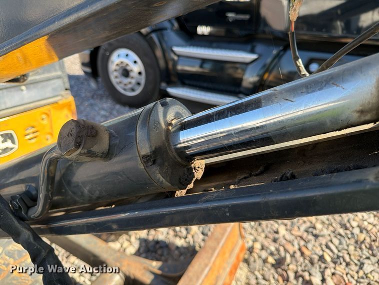image for item YA5814 2016 John Deere 35G mini excavator
