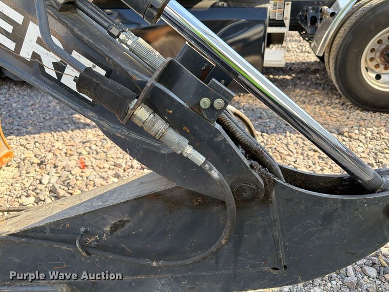image for item YA5814 2016 John Deere 35G mini excavator