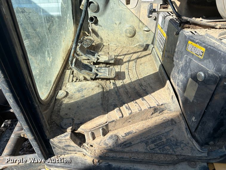 image for item YA5814 2016 John Deere 35G mini excavator