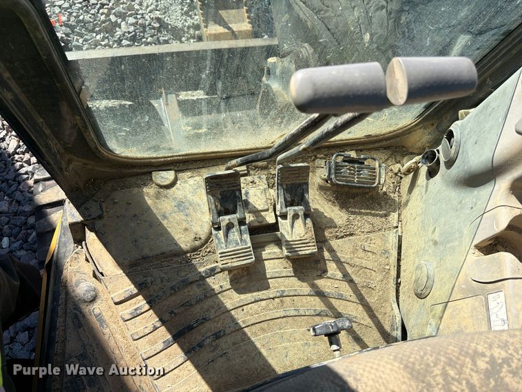 image for item YA5814 2016 John Deere 35G mini excavator