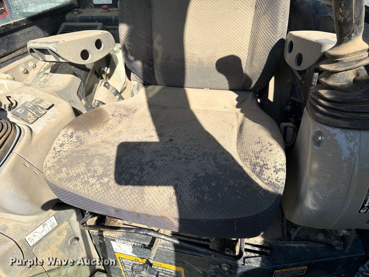 image for item YA5814 2016 John Deere 35G mini excavator