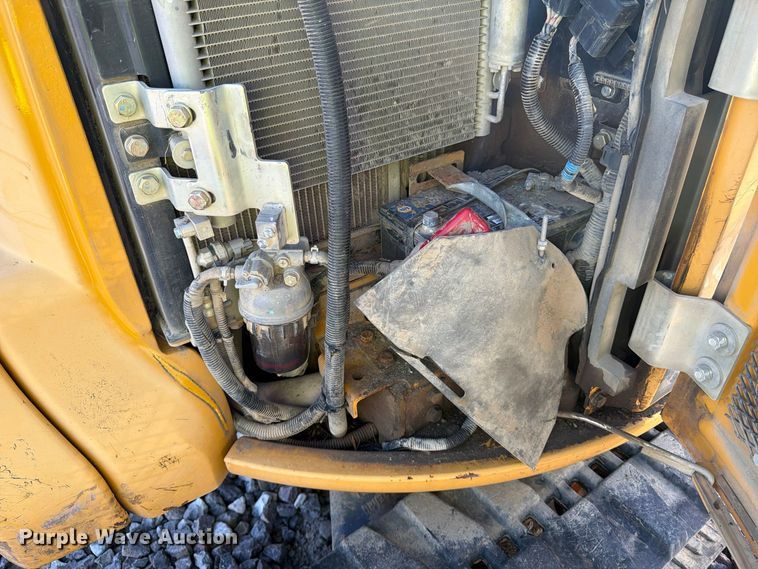 image for item YA5814 2016 John Deere 35G mini excavator