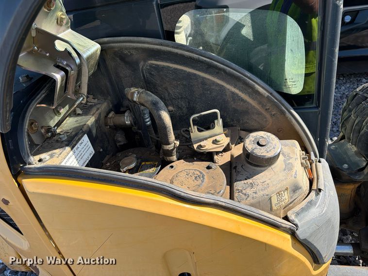 image for item YA5814 2016 John Deere 35G mini excavator