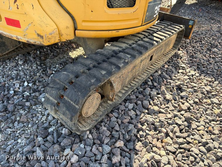 image for item YA5814 2016 John Deere 35G mini excavator