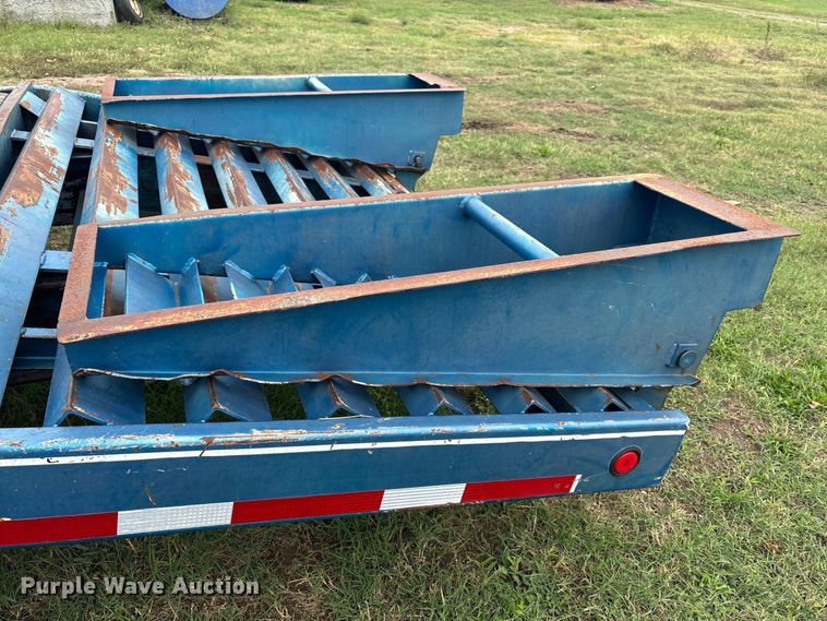 image for item DS2558 2001 Felling FT-24 equipment trailer