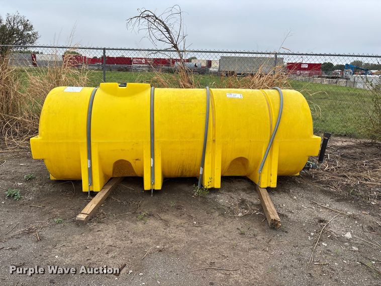 image for item DS2559 1,025 gallon poly tank