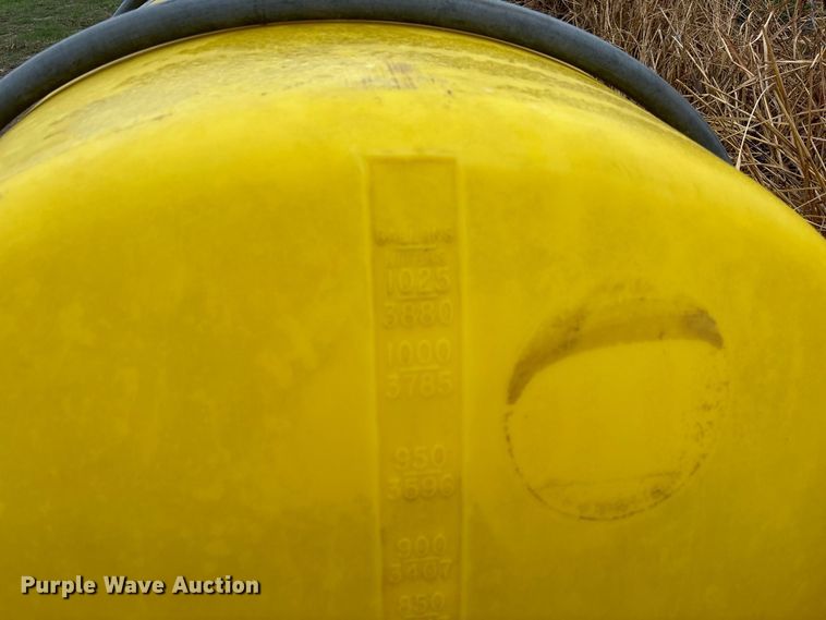 image for item DS2559 1,025 gallon poly tank