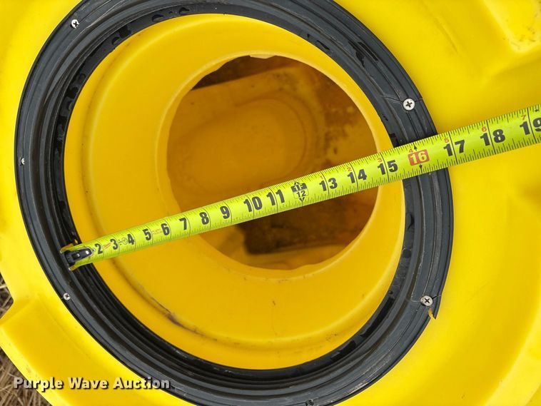 image for item DS2559 1,025 gallon poly tank