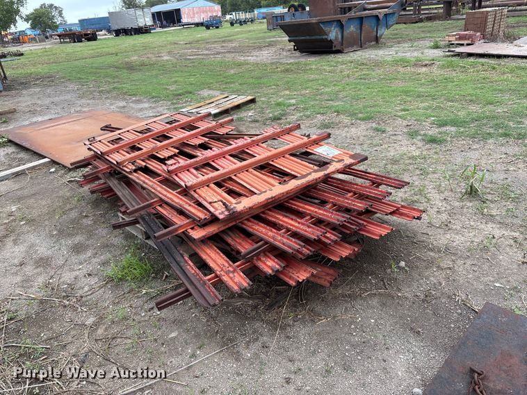 image for item DS2561 Truck stake sideboards